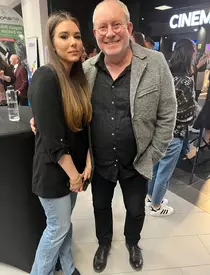 Natalie, fiica lui Florin Busuioc, are o relație cu Teo Ioniță de la România are Roast. Cum se înțelege comediantul cu prezentatorul TV: „Am început să dezvolt o...”