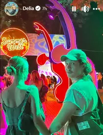 Delia Matache s-a întâlnit cu sora ei, Oana, și Radu Siffredi la Summer Well. Cum se înțeleg acum vedeta și sora ei