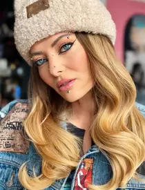 Delia a decojit un ou fiert într-o geantă Balenciaga, de peste 2 mii de euro, iar imaginile au devenit virale: „Efectiv nu am unde să le pun”