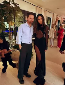 sebastian stan cu mama si iubita2