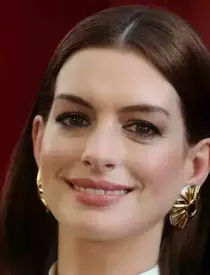 anne-hathaway-8