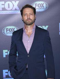 Îl mai ții minte pe Brandon Walsh din Beverly Hills 90210? Puștiul cuminte a devenit un bărbat teribilist, la 50 de ani