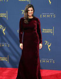 O mai ții minte pe Valerie din Beverly Hills 90210? Tiffani Thiessen este aproape neschimbată, la 46 de ani