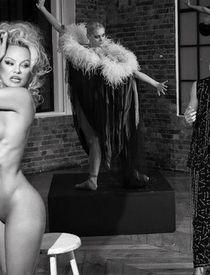 Pamela Anderson iubește din nou, la 7 luni de la divorț! Actrița s-a cuplat cu bodyguardul ei