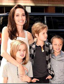 Angelina Jolie a influențat-o pe fiica ei, Shiloh, să devină bărbat? Cum arată adolescenta de 14 ani acum, în plin proces de schimbare de sex