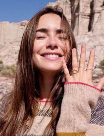 Drama lui Lily Collins, actrița din serialul "Emily in Paris". Tatăl său, celebrul Phil Collins, i-a marcat copilăria: "Viața mea a scăpat de sub control"