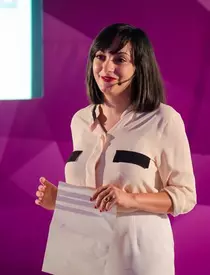 Alina Tanasa si Diana Enciu (Absolutely Fabulous)