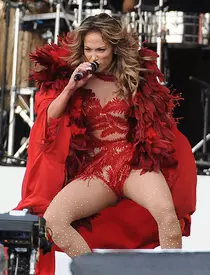 Jennifer Lopez şi Casper Smart, împreună pe scenă