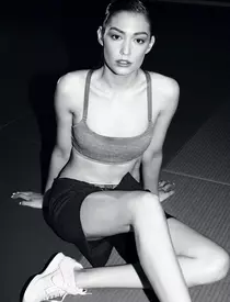 Top Marks & Spencer, 75 lei; fusta Zara, 229 lei.