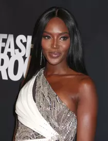 Audrey Hepburn – „Frumuseţea unei femei trebuie să se vadă în ochii ei, pentru că aceştia sunt oglinda sufletului, acolo unde se află dragostea'