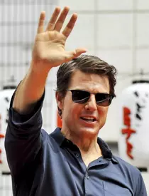 După 30 de ani, Tom Cruise va face un nou Top Gun