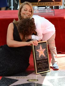 Mariah Carey a primit o stea pe Walk of Fame