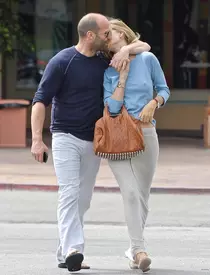 Rosie Huntington-Whiteley şi Jason Statham - Săruturi în plină stradă