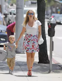 Reese Witherspoon, la plimbare cu fiul ei! Cât de mare a crescut Tennessee