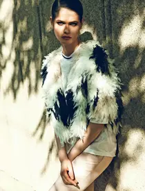 Cămașă, 3.180 lei; fustă, 3.320 lei; ambele Etro, disponibile în magazinul Mengotti.