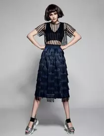 Top Andra Andreescu, 250 lei; sacou Pas du Tout, preț la cerere; pantaloni Max&Co, 919 lei; sandale J. Maurice, 510 lei.