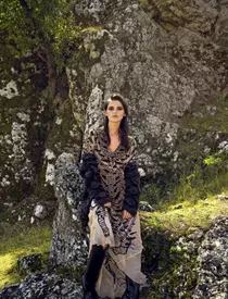 Rochie Zara, 149,90 lei; Palton H&M, 399 lei.