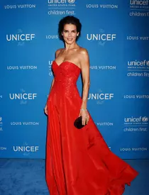 Catherine Zeta-Jones, 47 ani