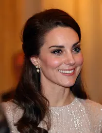 Kate Middleton a strălucit la Buckingham Palace