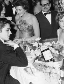 Alain Delon, în 2008, în timpul ceremoniei Cesar, aducându-i tributul său lui Romy Schneider