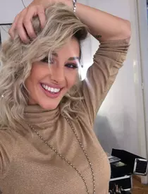 Ada Condeescu – „Am de tot felul, și sandale și cizme și balerini'