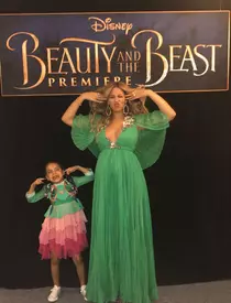 Fiica lui Beyonce, Blue Ivy, o divă în devenire! Vezi cât a costat rochia purtată la premiera filmului „Beauty and The Beast”!