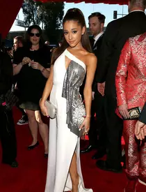 Amy Adams la Globurile de Aur 2016