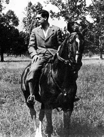 Regele și Regina, tineri și fericiți.