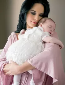 Coperta Viva! din aprilie 2008, pentru care Andreea, Ștefan și Violeta au pozat în exclusivitate. Andreea Marin Stefan Banica