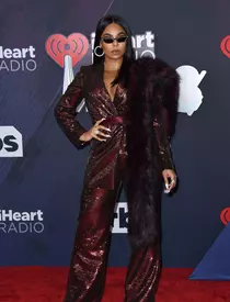 Adam Devine și Chloe Bridges