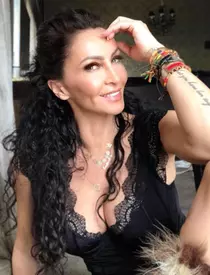 Mihaela Rădulescu a pozat în lenjerie intimă