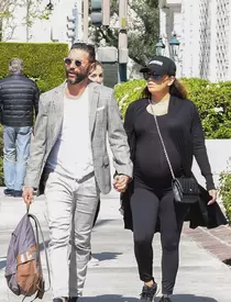 Eva Longoria naşte în curând