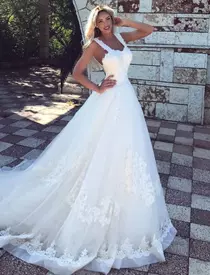 Bianca Drăgușanu în rochie de mireasă