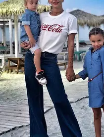 Giulia si fetita sa la mare 1