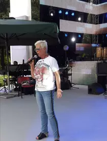 Monica Anghel a slabit