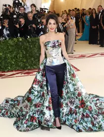 Care sunt cel mai bine îmbrăcate vedete în 2018. Meghan Markle e în top!