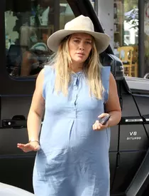 Hilary Duff s-a îngrăşat foarte mult pe parcursul sarcinii