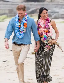 Meghan Markle a încălcat din nou protocolul regal! Ce ținute îndrăznețe a purtat în Australia