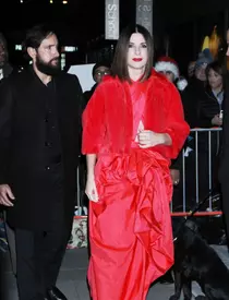 Sandra Bullock, apariție răvășitoare, într-o rochie roșie, la 54 de ani! Actrița pare că întinerește pe zi ce trece!