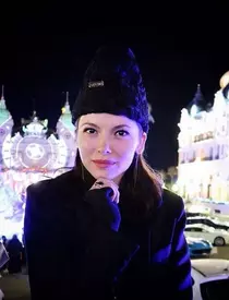 Anca Lungu a făcut celebră la Monte Carlo tradiționala căciulă de astrahan. Și Iulia Albu o poartă. FOTO!