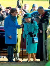 Regina Elisabeta a II-a poartă aceeași geantă de 50 de ani! Cum arată accesoriul preferat al suveranei Marii Britanii