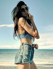 Soția lui Vladimir Drăghia, din ce în ce mai sexy. Cum a pozat Alice Cavaleru în Republica Dominicană