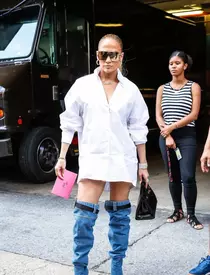 Jennifer Lopez poartă cizme de 2.000 de euro