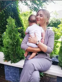 Feli, imagine emoționantă cu fetița ei de 6 luni, Nora: ”Te iubim de nu te vezi”