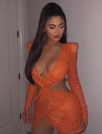Kylie Jenner a lăsat totul la vedere într-o rochie mini de 17.000 de dolari!
