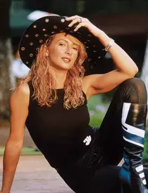 Cum arăta Mihaela Rădulescu blondă. Diva de la Monaco a bifat mai multe schimbări de look de-a lungul timpului