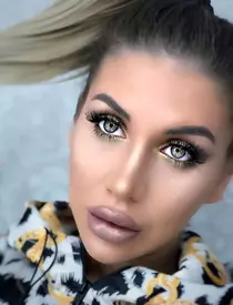 Alexandra de la Insula iubirii și iubitul