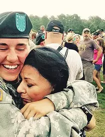 Fetele Elenei Cârstea s-au înrolat în armata americană