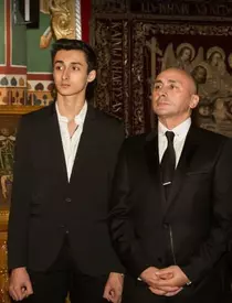 Ce băiat frumos are Marcel Pavel! Sasha are 20 de ani și e copia fidelă a celebrului său tată