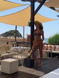 FOTO! Romanița Iovan a făcut furori pe plajă în bikini la 54 de ani! Ce eforturi face pentru a se menține slabă